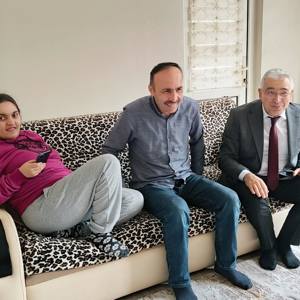 İl Müdürümüz Faruk UYSAL, 2025 Aile Yılı ve Ramazan-ı Şerif'in manevi iklimi vesilesiyle hizmetlerimizden faydalanan ailelerimizle bir araya gelmeye devam ediyor.  - fotoğraf 6