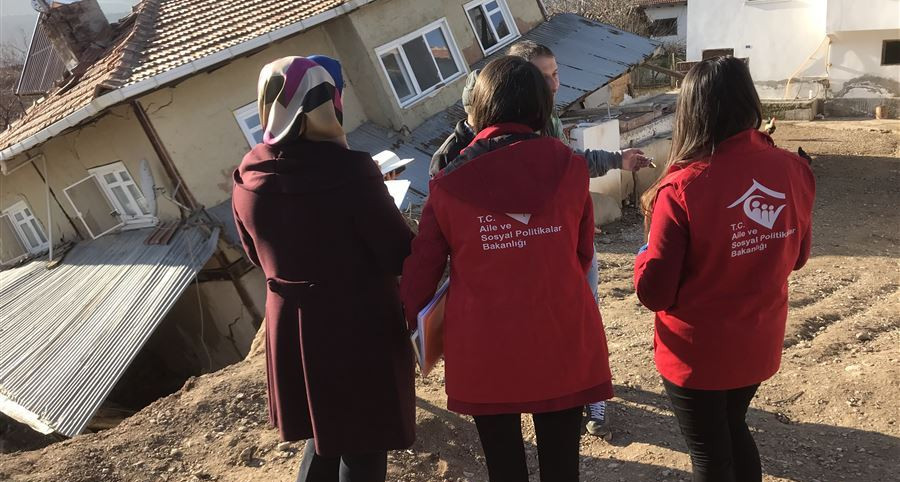 Bolu’da heyelandan zarar gören vatandaşlarımıza psikososyal destek hizmeti verildi