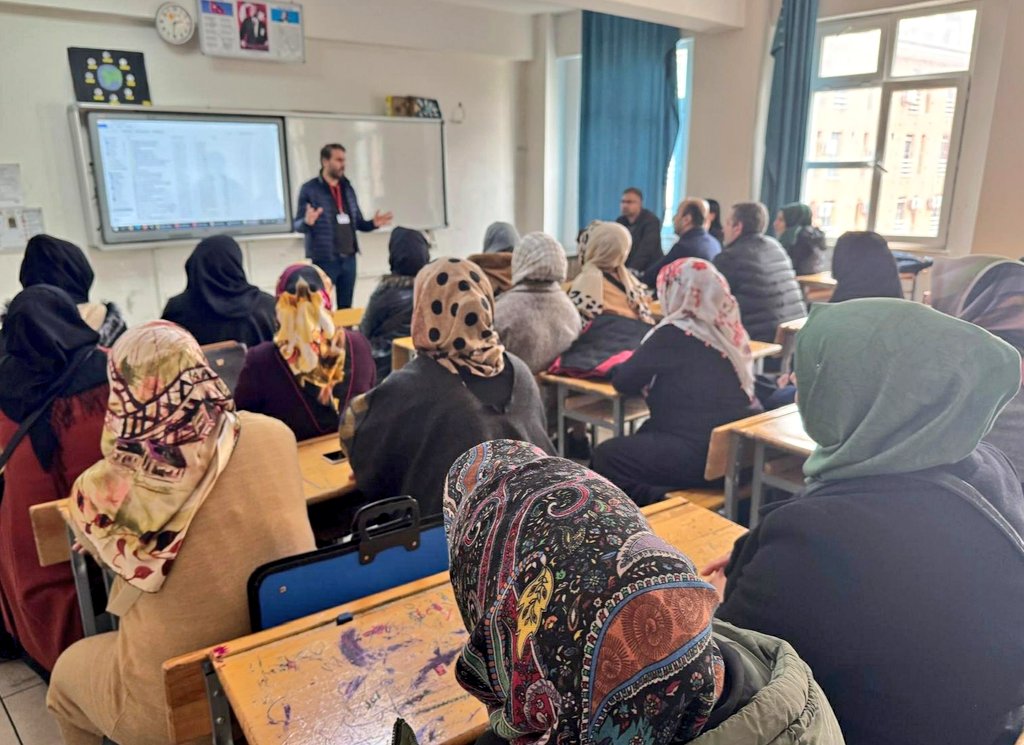 GAP Ortaokulu velilerine "Çocuk Mahremiyeti Bilinci" eğitimi