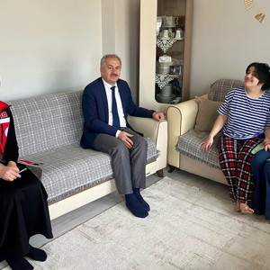 Ailelerimiz İl Müdürümüz Tarafından Hanelerinde Ziyaret Edildi - fotoğraf 1
