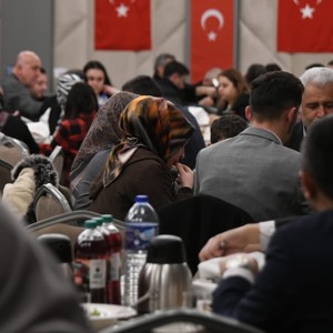 Aziz Şehitlerimizin Aileleri ve Kahraman Gazilerimizle İftardayız  - fotoğraf 16