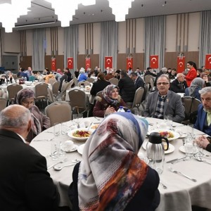 Aziz Şehitlerimizin Aileleri ve Kahraman Gazilerimizle İftardayız  - fotoğraf 18