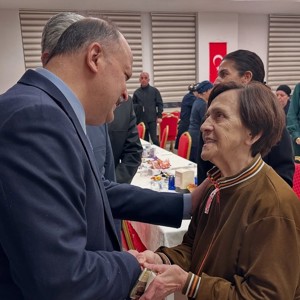 Valimiz Sayın Meftun Dallı Güldal Akşit Huzurevimizde Kıymetli Büyüklerimizle İftarda Buluştu - fotoğraf 4