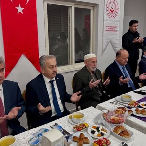 Valimiz Sayın Meftun Dallı Güldal Akşit Huzurevimizde Kıymetli Büyüklerimizle İftarda Buluştu - fotoğraf 6