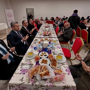 Valimiz Sayın Meftun Dallı Güldal Akşit Huzurevimizde Kıymetli Büyüklerimizle İftarda Buluştu - fotoğraf 8