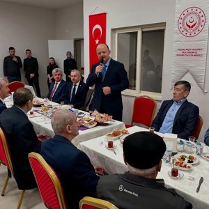 Valimiz Sayın Meftun Dallı Güldal Akşit Huzurevimizde Kıymetli Büyüklerimizle İftarda Buluştu - fotoğraf 11
