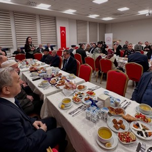 Valimiz Sayın Meftun Dallı Güldal Akşit Huzurevimizde Kıymetli Büyüklerimizle İftarda Buluştu - fotoğraf 13