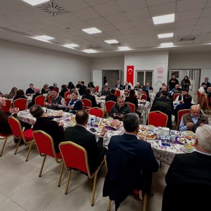 Valimiz Sayın Meftun Dallı Güldal Akşit Huzurevimizde Kıymetli Büyüklerimizle İftarda Buluştu - fotoğraf 15