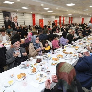 Kahramanlarımız ve Yakınları ile İftardayız - fotoğraf 8