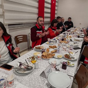 Kahramanlarımız ve Yakınları ile İftardayız - fotoğraf 10