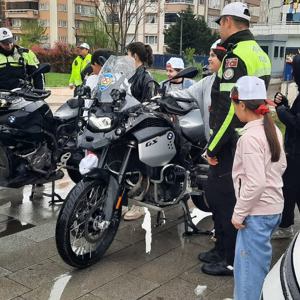 Polis Haftasında Minik Kalplere Dokunuş - fotoğraf 1