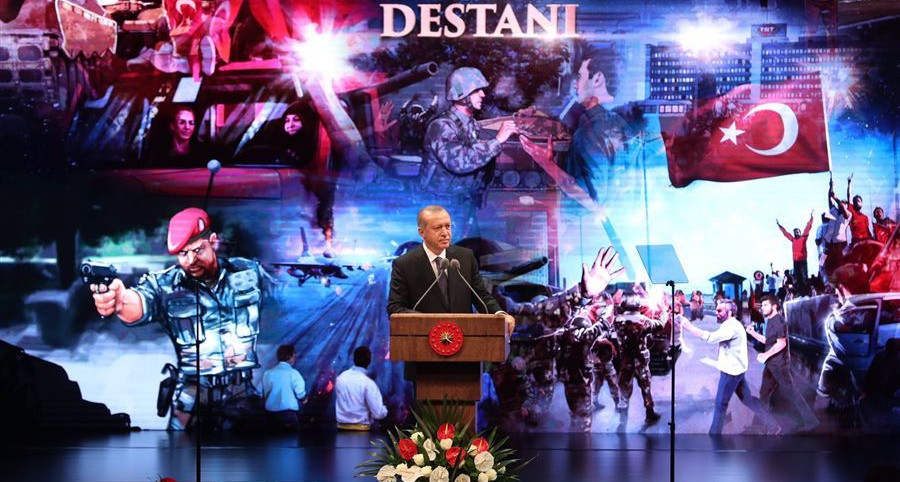 "Darbe girişimini fiilen yürütenleri, arka planda onları yönetenleri, darbecilere destek olanları asla unutmayacağız, unutturmayacağız''