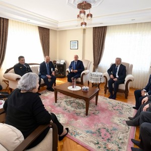 Valimiz Sayın Meftun Dallı'dan Bayram Ziyareti - fotoğraf 1
