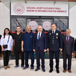 Bizim Bayram Hediyemiz; Büyüklerimizin Dua Yüklü Tebessümleri - fotoğraf 6