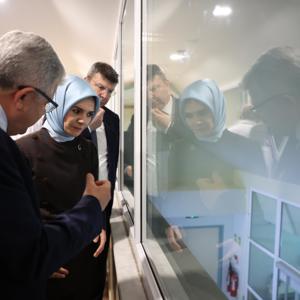 Bakanımız Göktaş, Maltepe Huzurevi'ndeki yangından etkilenenleri hastanede ziyaret etti - fotoğraf 2