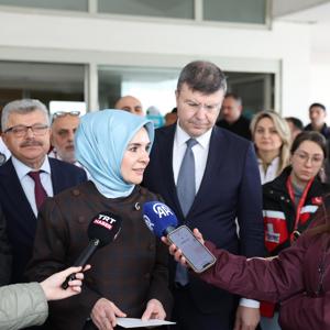 Bakanımız Göktaş, Maltepe Huzurevi'ndeki yangından etkilenenleri hastanede ziyaret etti - fotoğraf 4