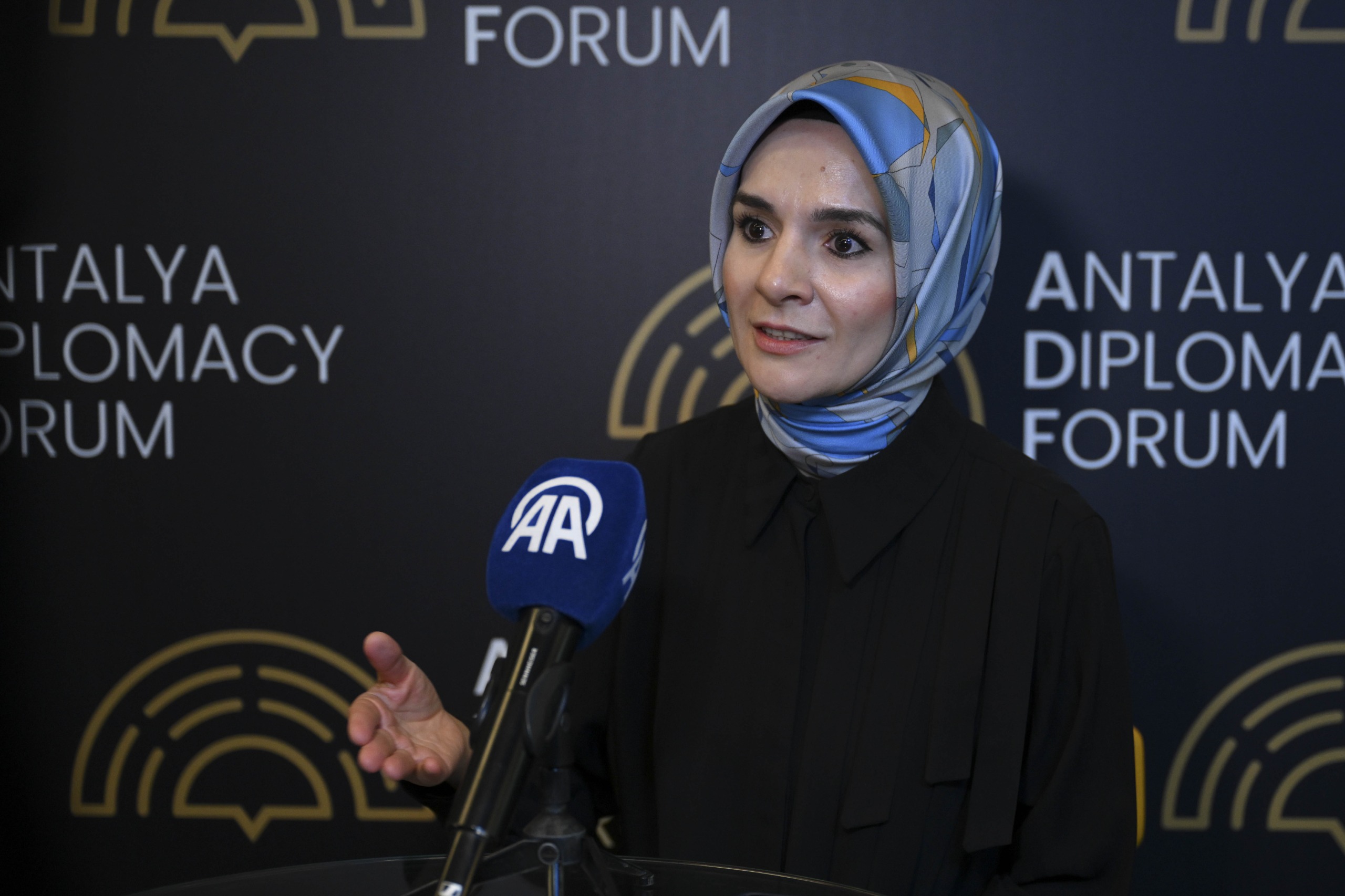 Bakanımız Göktaş, Antalya Diplomasi Forumu'nda Türkiye'nin sosyal politikalardaki tecrübelerini paylaştı