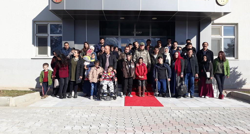 Şemdinli SHM Ordu Millet Buluşmasını Engellilere Film Gösterimiyle Gerçekleştirdi