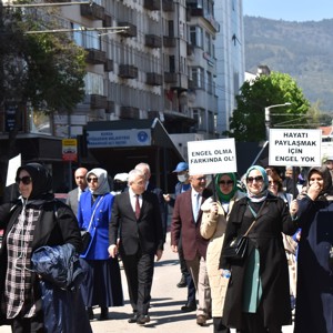 Otizmi yalnızca bir ay değil, her gün fark ediyoruz! Kabul ediyor, destekliyor, birlikte yürüyoruz - fotoğraf 4