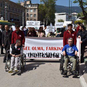 Otizmi yalnızca bir ay değil, her gün fark ediyoruz! Kabul ediyor, destekliyor, birlikte yürüyoruz - fotoğraf 2