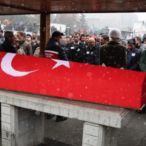 Şehit Nurettin Tokyürek’in Naaşının Toprağa Verilmesi - fotoğraf 2