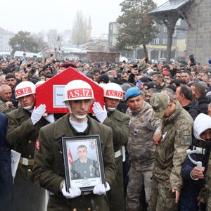 Şehit Nurettin Tokyürek’in Naaşının Toprağa Verilmesi - fotoğraf 6