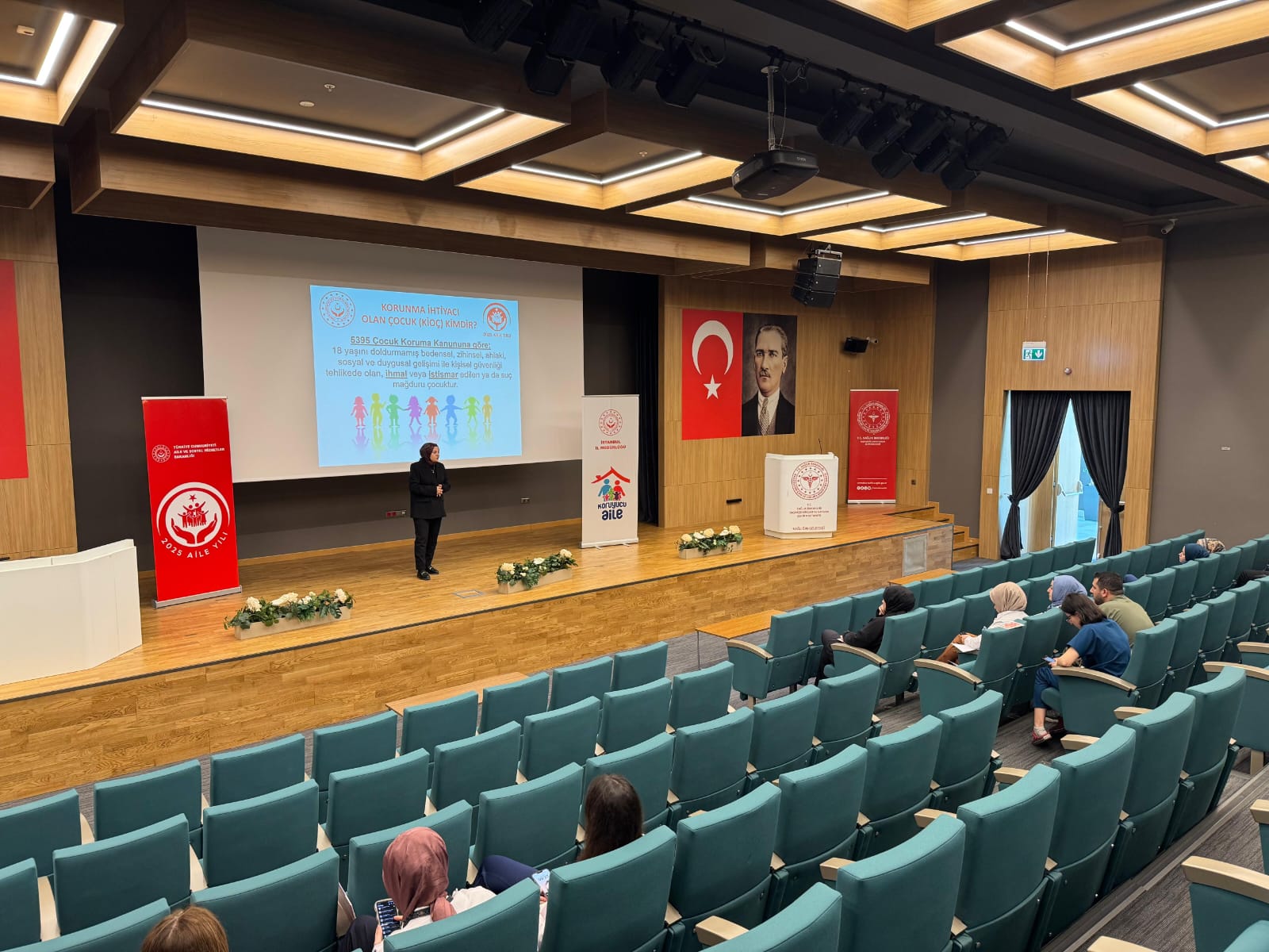İl Müdürlüğümüz tarafından Boğaziçi Üniversitesi personeline ve Başakşehir Çam ve Sakura Hastanesi personeline “Koruyucu Aile Hizmet Modeli” tanıtım programı gerçekleştirilmiştir.