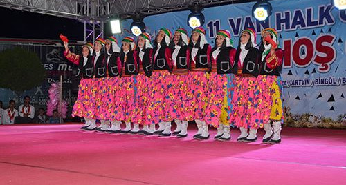 ÇHGM 11. Halk Oyunları Şenliği Van’da yapıldı