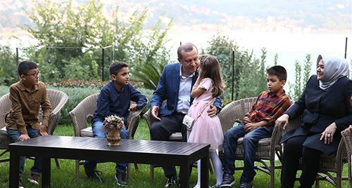 Cumhurbaşkanı Erdoğan çocuklarla bayramlaştı