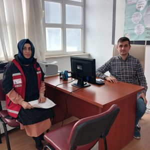 Kırmızı Yeleklilerle Aileden Topluma Destek Eli - fotoğraf 2