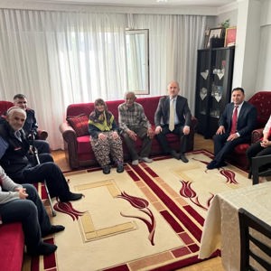 Gazilerimize Minnet, Şehitlerimize Rahmet - fotoğraf 1