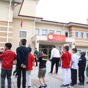 23 Nisan Ulusal Çocuk Bayramı  Çocuk Evleri Sitesi Müdürlüğünde Kalan Çocuklarımızla Coşkuyla Kutlandı - fotoğraf 3