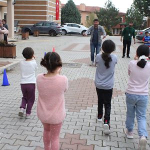 23 Nisan Ulusal Çocuk Bayramı  Çocuk Evleri Sitesi Müdürlüğünde Kalan Çocuklarımızla Coşkuyla Kutlandı - fotoğraf 4
