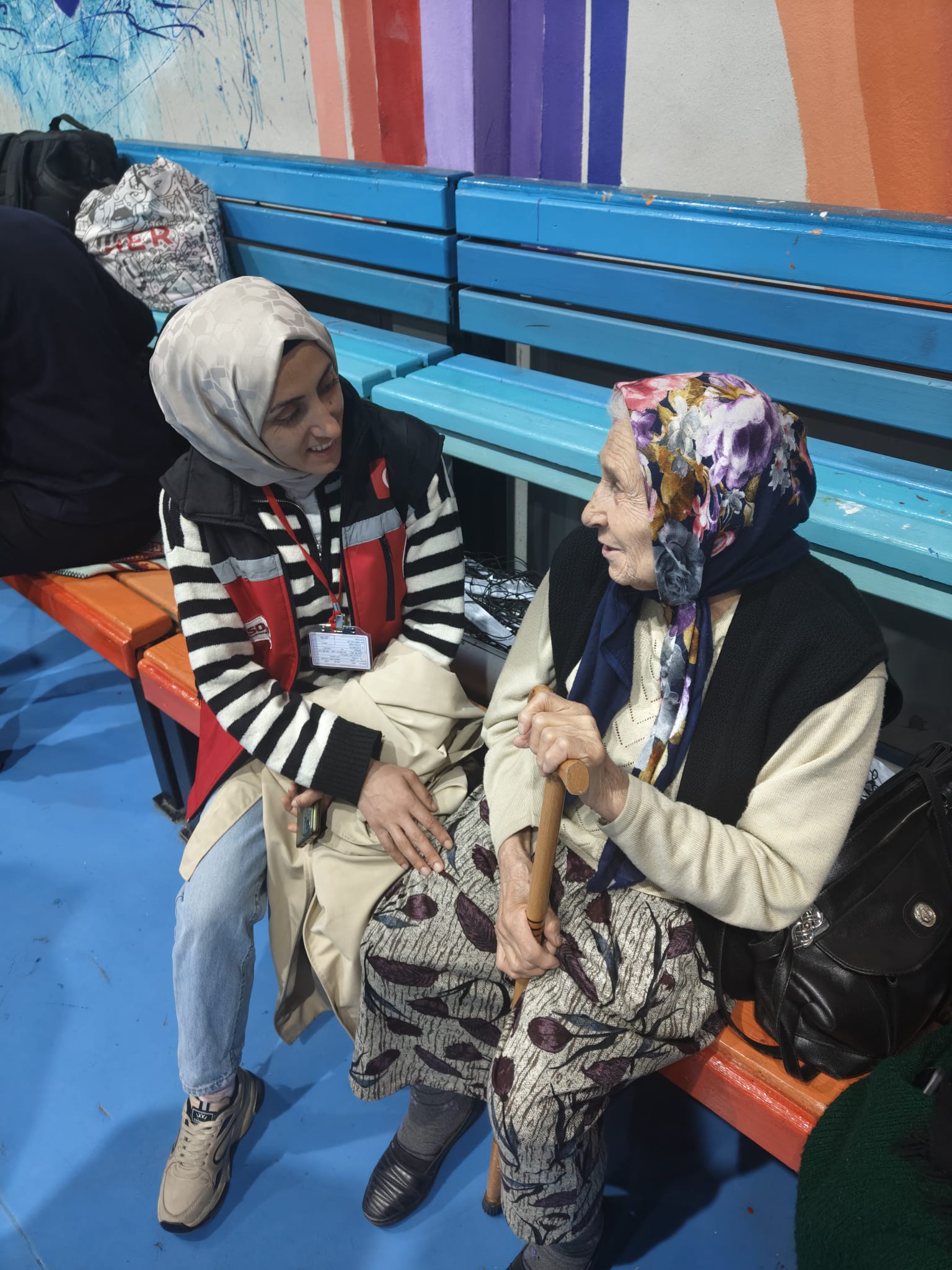 İlimizde meydana gelen deprem sonrasında İl Müdürlüğümüz AFAD ile koordineli bir şekilde Psikososyal Destek ekiplerimiz ihtiyaç duyulan tüm destekleri sağlamaya devam etmektedir.