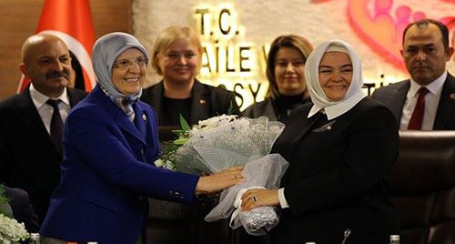 Aile ve Sosyal Politikalar Bakanlığı'nda devir teslim töreni