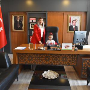 23 Nisan Ulusal Egemenlik ve Çocuk Bayramı kutlama programı gerçekleştirildi. - fotoğraf 10