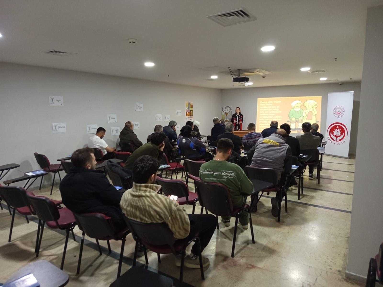 İlimiz genelindeki; Okullar, Kuran Kursları, Denetimli Serbestlik Müdürlükleri ve Aile Destek Merkezleri alanlarında verilen eğitimlerimiz düzenli olarak devam ediyor.