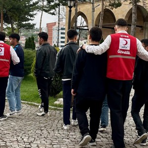 Kızılay Gönüllüsü Öğrencileri Çocuklarımızla Tarihi Mekanlara Ziyaret Gerçekleştirdiler - fotoğraf 1