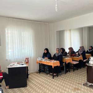 Sungurlu SHM Aile Yılı Faaliyetleri Tanıtımı ve Etkin Ebeveynlik Becerileri Eğitimi - fotoğraf 1