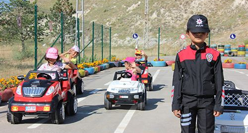 Minik Kalpler Trafikte