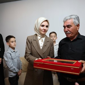 Bakanımız Sn. Mahinur Özdemir GÖKTAŞ'ın Şehit Ailesi ziyareti. - fotoğraf 1