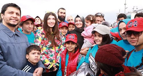 "Çocuklar gülerse dünya güler inancındayız. Tüm çocukların gülmesi için gece gündüz çalışıyoruz’’