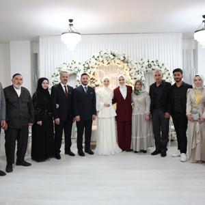 Aile ve Sosyal Hizmetler Bakanımız Göktaş, İstanbul'da kendisini sosyal medyadan davet eden gence kız istedi - fotoğraf 10