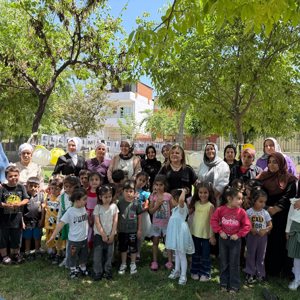 19 Mayıs Çok Amaçlı Toplum Merkezi (ÇATOM) eğitici ve kursiyerleri  ile Anneler Günü Etkinliği  - fotoğraf 1