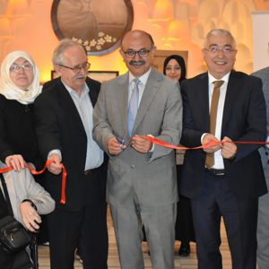 Ahsap Yakma Daglama Sanati Sergisi ile Engelliler Haftasi'nda Sanatin Birlestirici Gucu Vurgulandi - fotoğraf 1