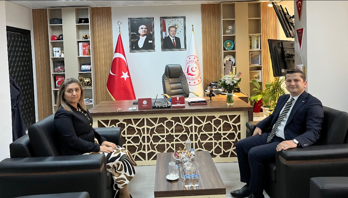İvrindi Kaymakamı Sayın Faruk ATAR , İl Müdürümüz Sayın Emine BÖÇKÜN’e Ziyaret Gerçekleştirdi.