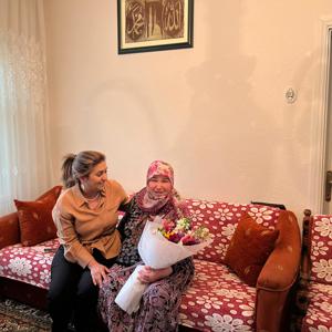 İl Müdürümüz Emine BÖÇKÜN, Anneler Günü vesilesiyle Kahraman Şehidimiz J. Asb. Çvş. Erbu SERPAN’ın Kıymetli Ailesine Ziyaret Gerçekleştirdi. - fotoğraf 3