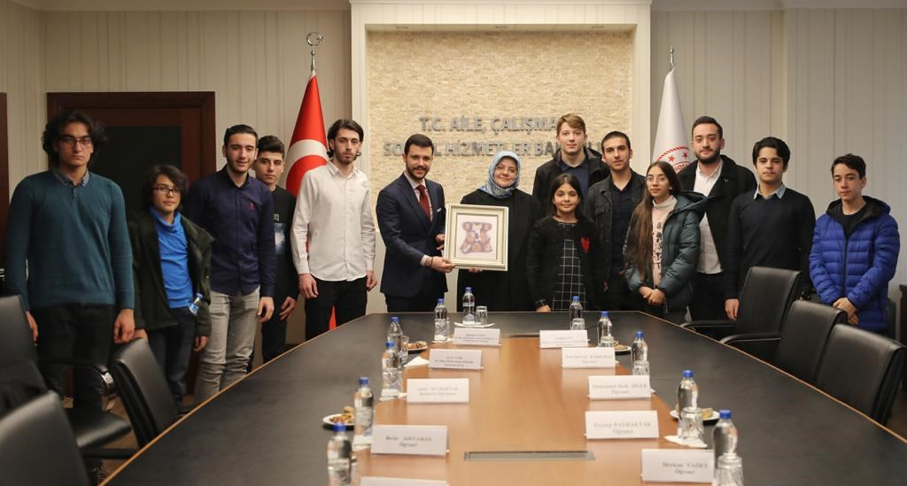 Bakan Selçuk, Geleceğin Siber Kahramanları ile Biraraya Geldi