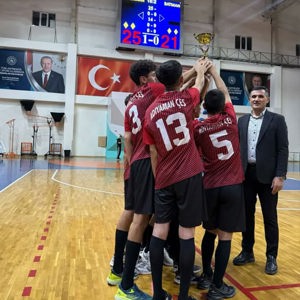 Erkek Voleybol Takımımız Türkiye Finalleri’ne Katılmaya Hak Kazandı - fotoğraf 1