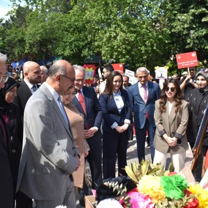 Aileyle Güçlü, Sanatla Özgür - fotoğraf 1